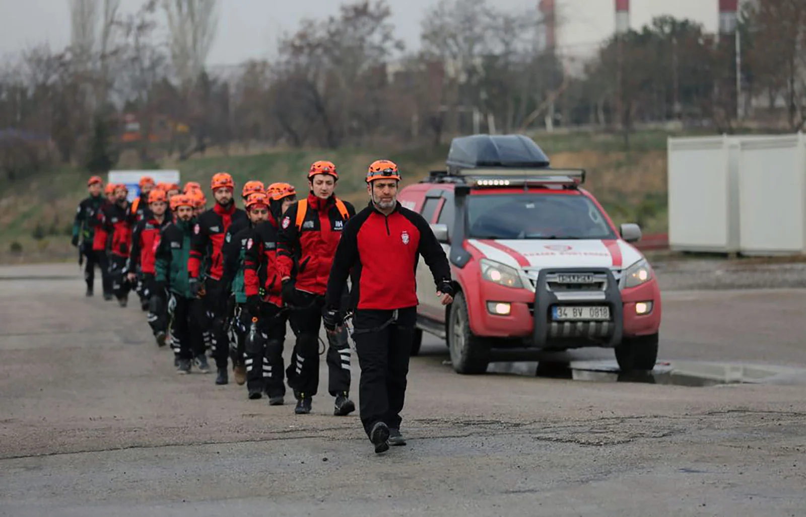 İHH gönüllüleri arama kurtarma eğitiminde birlikte ilerliyor
